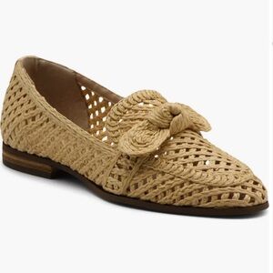 NIB Charles David Finite Water Resistant Raffia Loafer. Natural Color 9.5
